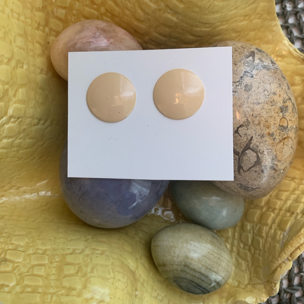 Vintage Cream Round Stud Pierced Earrings
